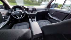 BMW 320 d xDrive Touring Advantage Bild 3
