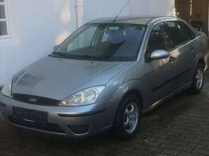 Ford Focus Focus Stufenheck 1.6 - 16V viele extras