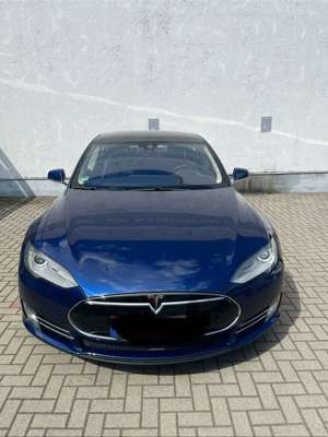 Tesla Model S neuer Motor, verstärktes Fahrwerk Bild 3