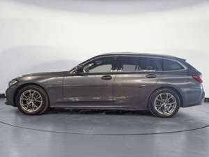 BMW 320 d xDrive Touring Luxury Line Driving Assis Pr Bild 3