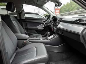 Audi Q3 Sportback 45 TFSI e basis SHZ LEDER LED Bild 2