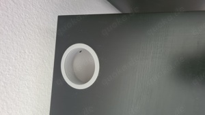 Schwarz-weißen Tisch mit Schubladen und Metallbeinen Bild 4