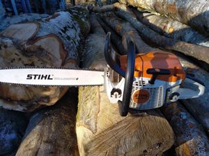 Die STIHL MS 261C Motorsäge ist in neuem Zustand.