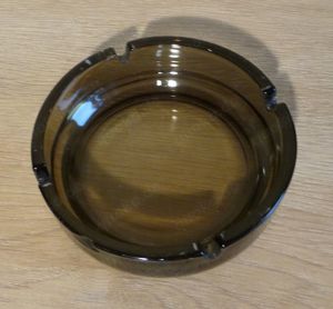 Aschenbecher aus Glas, braun transluzent, Ascher, Retro, Vintage