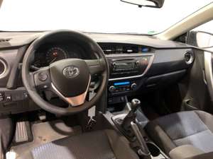 Toyota Auris 1.33 Dual-VVT-i Cool Klima Bild 5