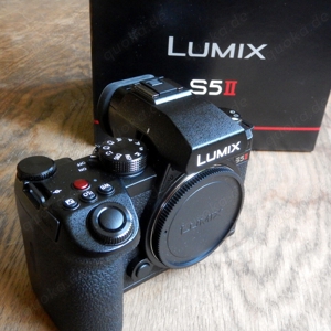 Panasonic Lumix S5II - nur 412 Auslösungen - mit Zubehörpaket Bild 1