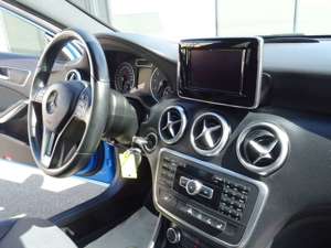 Mercedes-Benz A 180 BlueEfficiency BI Xenon Navi PDC Bild 2