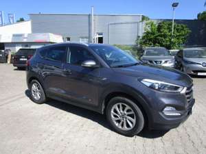 Hyundai TUCSON Intro Edition 4WD mit NAVI LED- AT Getriebe-Assist Bild 4