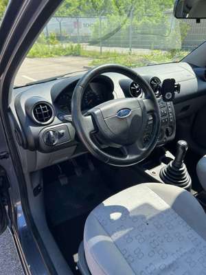 Ford Fiesta Ambiente Bild 3
