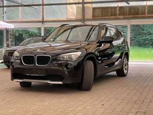 BMW X1 sDrive 18i/Xenon/Sportsitze/PDC/AHK Bild 2