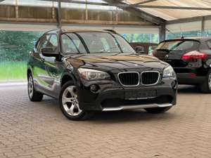 BMW X1 sDrive 18i/Xenon/Sportsitze/PDC/AHK Bild 1