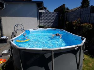 Pool mit kompletten Zubehör