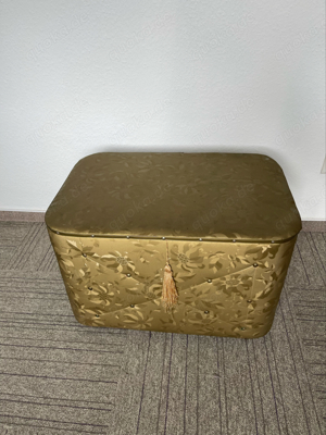 Retro sitz Truhe, gold gemustert