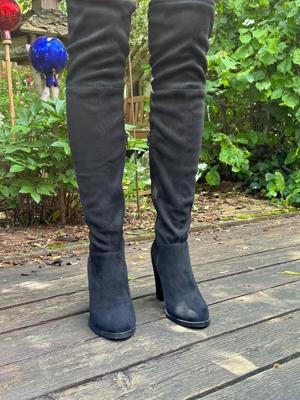 NIE GETRAGENE Overknee-Stiefel in schwarz, Größe 38 von Deichmann