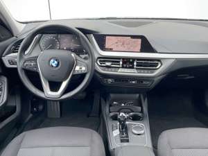 BMW 118 i Advantage LED+SHZ+HIFI+NAVI+AUT+MFL+ Bild 2