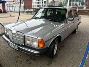 Mercedes-Benz 230