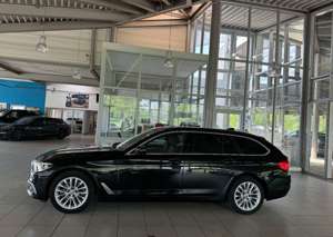 BMW 520 d xD Luxury Line Panorama 360° DisplayKey AHK Bild 4