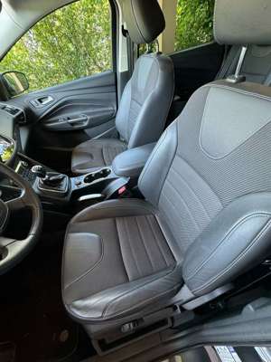 Ford Kuga 1.5 EcoBoost 2x4 Titanium*Rückfahrkamera*Keyless Bild 5