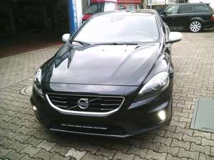 Volvo V40 Momentum Bild 2