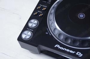 2x Pioneer CDJ 2000 NXS2