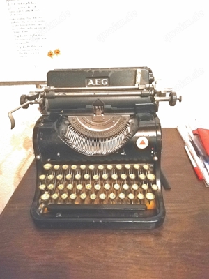 Schreibmaschine   alt   Ca. 1925