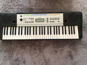 Yamaha Keyboard -ZP38600 inklusive Ständer und Notenhalter