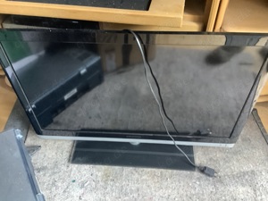 Grundig Flachbildschirm Fernseher, 32 Zoll 8130, LCD