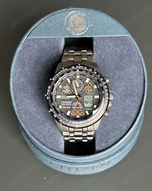  Citizen Eco-Drive Titanium Skyhawk AT WR 200 Radio Controlled Armbanduhr Silber