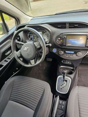 Toyota Yaris 1,5-l-VVT-i Hybrid CVT Style Selection* Bild 4
