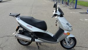 Aprilia 150 Leonardo Roller Bild 2