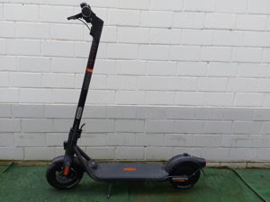  Ninebot F2 D E- Scooter 10Zoll- 40km Reichweite Mod.2023 Top Zustand *wie NEU *