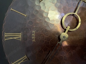 schmiedeeiserne Wanduhr Roxy läuft Bild 3