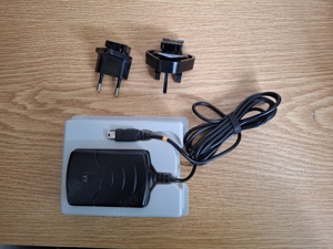 Motorola fast rate mini usb travel charger ch 710 NEU OVP Bild 3