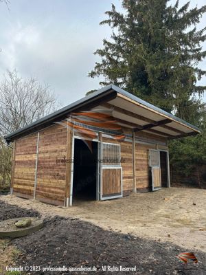 Hochwertige Außenboxen & Pferdestall - Beste Preise für Pferdeboxen und Offenstall & Weidehütten Bild 9