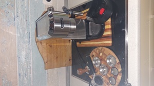 Delonghi Espresso-Maschine EC 685 M DEDICA Edelstah-Schwarz + Tamper-Set