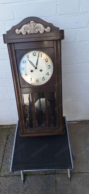 2 Regulator Wand Uhr Gut erhalten .Mit Schlag undPendel.Und  1 Runde ältere Wanduhr Siehe die Fotos