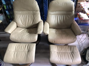 2 Sessel mit Beistelltisch und Höhenverstellbarer Glastisch