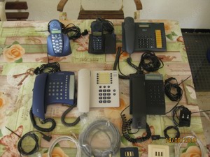 Telefonsammlung teilweise mit Anrufbeantworter
