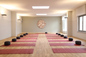 Kursraum für Körperarbeit, Yoga, Tanz und somatische Arbeit Bild 2