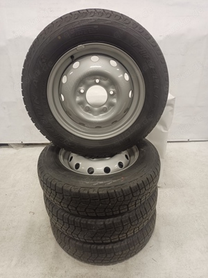 Lada Niva Originale 4 komplette Reifen von Pirelli Skorpion M  S 185 75 R16