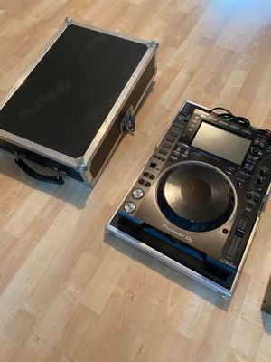   1x DJM 900NXS2 und 2x CDJ 2000NXS2 inkl 2 Cases für die Player . DJ-Set Pioneer DJM900NXS2 & 2x CD