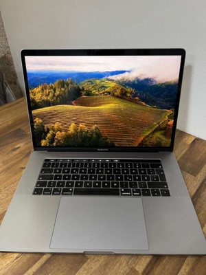 MacBook Pro 15" 2019 i7, 256GB - Top Zustand