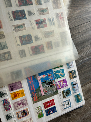 alte Briefmarken Alben mit Briefmarken  Bild 7