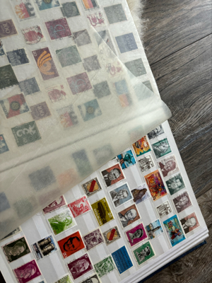alte Briefmarken Alben mit Briefmarken  Bild 1