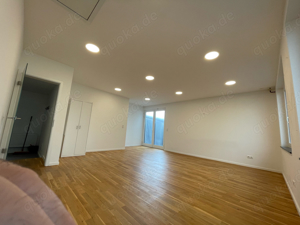 Exklusive Mietfläche in Kirchheim: Perfekt für Büro, Praxis, Sport, Meditation und mehr** Bild 6