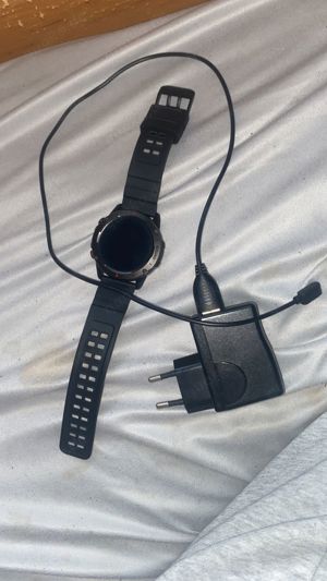 SmartWatch mit Ladegerät 