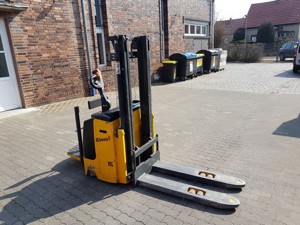 Stapler ameise deichselstapler hochhubwagen