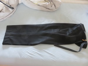 Hose, schwarz, mit Gürtel, Größe 40,  zu verschenken