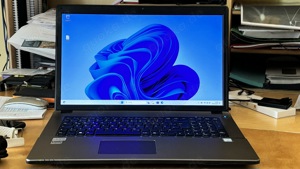 Laptop 17" mit 2 Festplatten I5-6300HQ 16GB RAM WIN11 pro