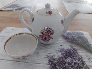 Teekanne mit 4 Tassen